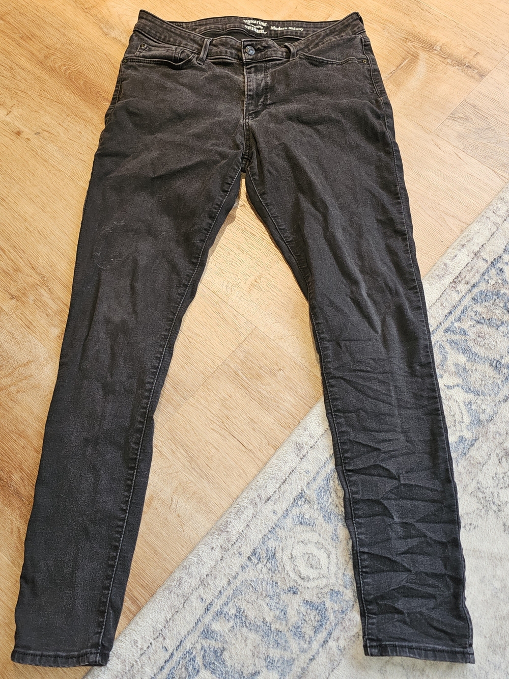 Signature by Levi Strauss & Co. Women's Modern Skinny jeans black wash 32x34 14L
